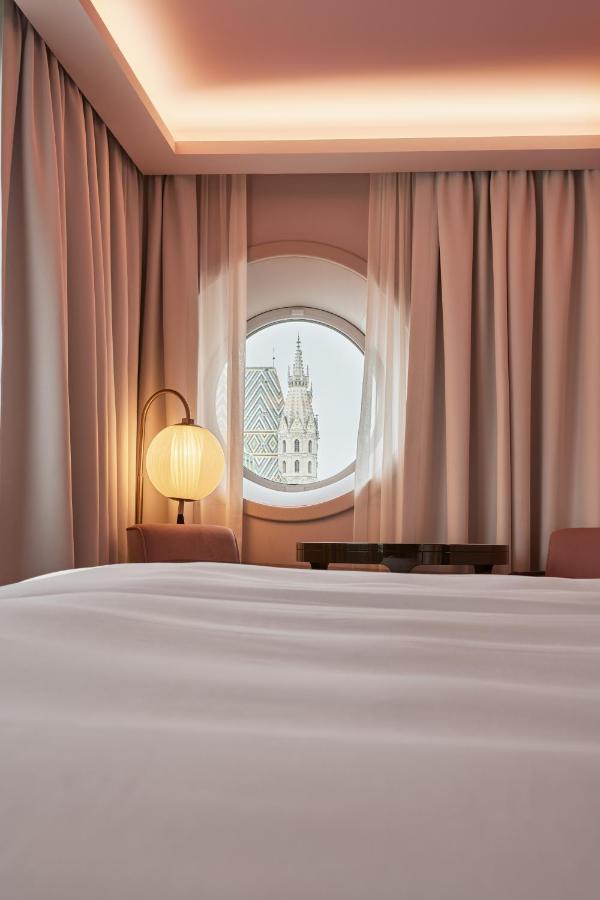 호텔 토파즈 앤 라미 비엔나 외부 사진 A room at the hotel